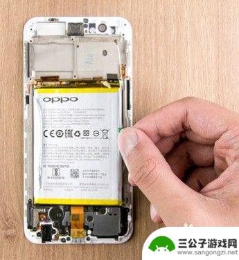 oppor11手机后盖怎么拆 oppo R11拆机教程