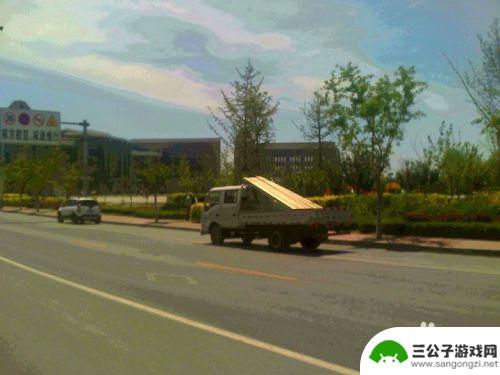 汽车如何用手机拍 怎样拍摄行驶中的车辆使用手机相机