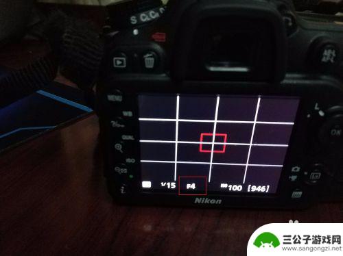 nikon相机怎么调光圈 尼康d7100拍摄时光圈怎么调整