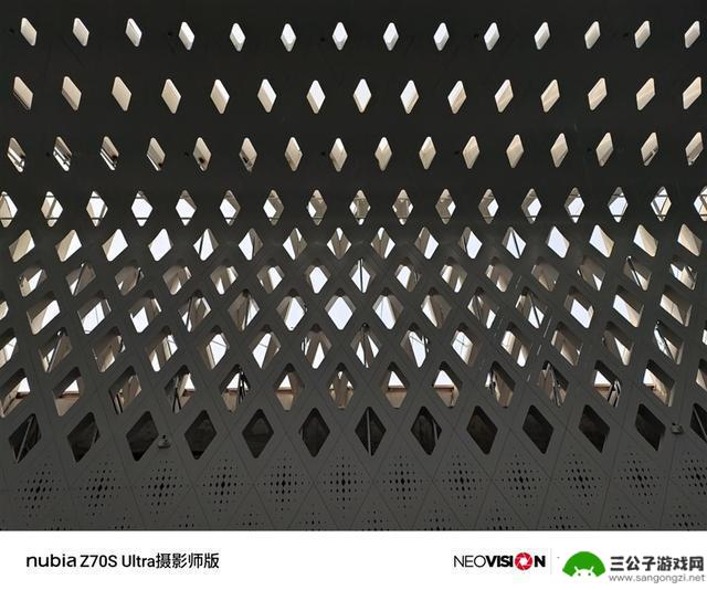 努比亚Z70S Ultra摄影师版：今年唯一无孔摄影手机的评测