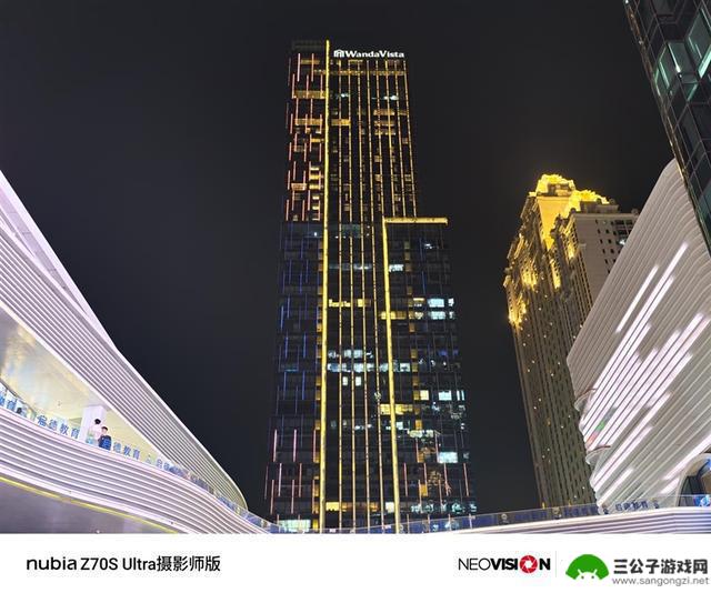 努比亚Z70S Ultra摄影师版：今年唯一无孔摄影手机的评测