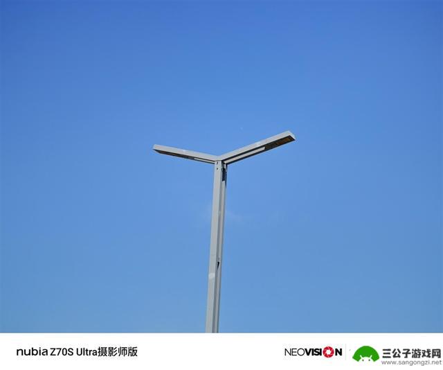 努比亚Z70S Ultra摄影师版：今年唯一无孔摄影手机的评测