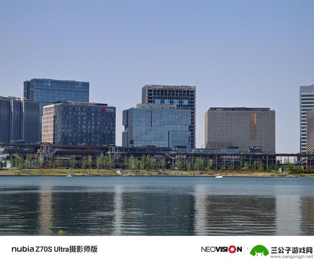 努比亚Z70S Ultra摄影师版：今年唯一无孔摄影手机的评测