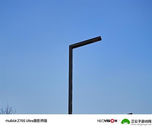 努比亚Z70S Ultra摄影师版：今年唯一无孔摄影手机的评测