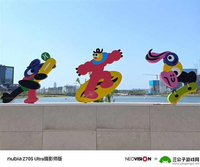 努比亚Z70S Ultra摄影师版：今年唯一无孔摄影手机的评测