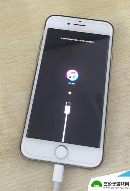 苹果8手机怎么白屏了 iPhone8白屏问题的解决方法有哪些