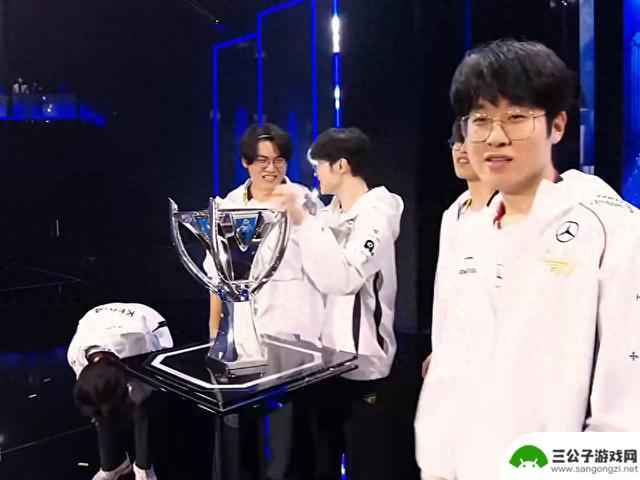聚焦电竞选手，感受紧张比赛时刻！